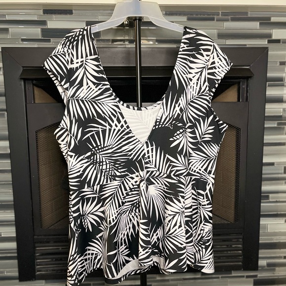 Lovesick Black And White Peplum Print Top | Color: Black/White | Size: XXL / 2XL - Picture 1 of 3